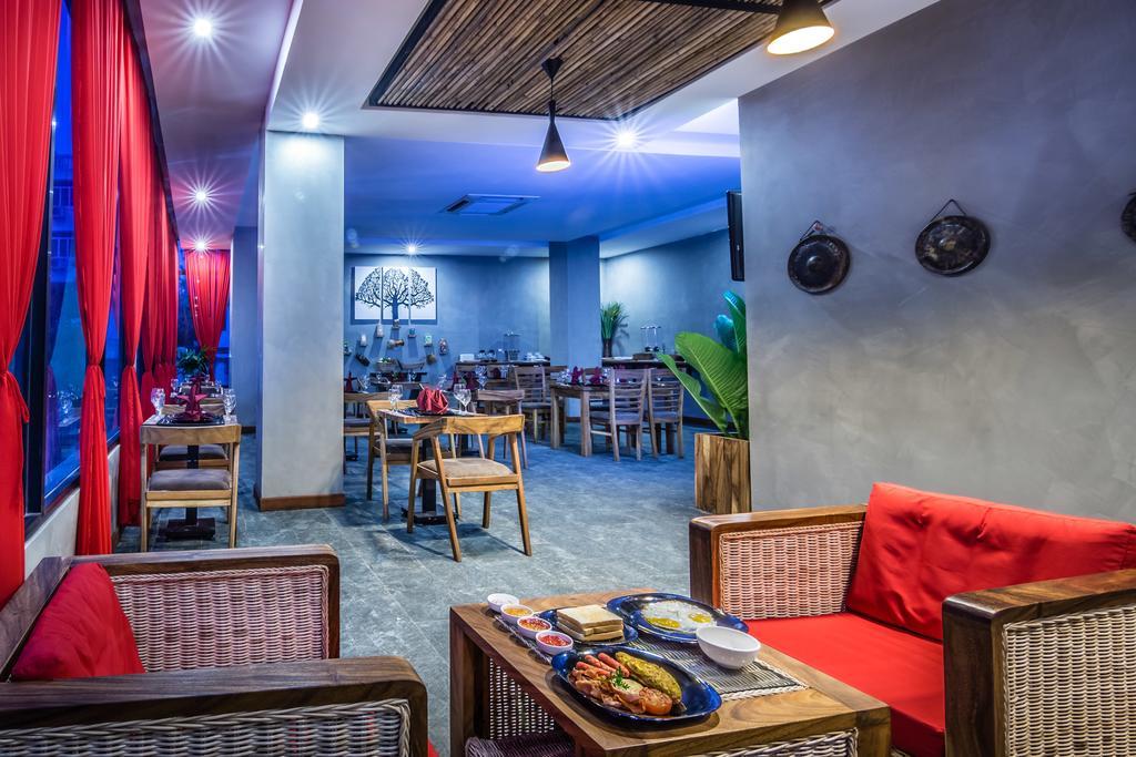 Diamond Palace Resort & Sky Bar Phnom Penh Ngoại thất bức ảnh