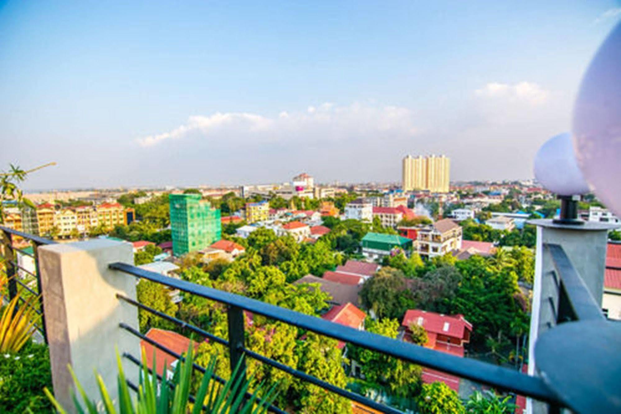 Diamond Palace Resort & Sky Bar Phnom Penh Ngoại thất bức ảnh