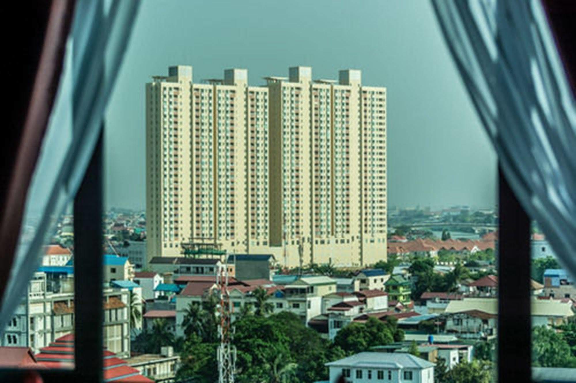 Diamond Palace Resort & Sky Bar Phnom Penh Ngoại thất bức ảnh