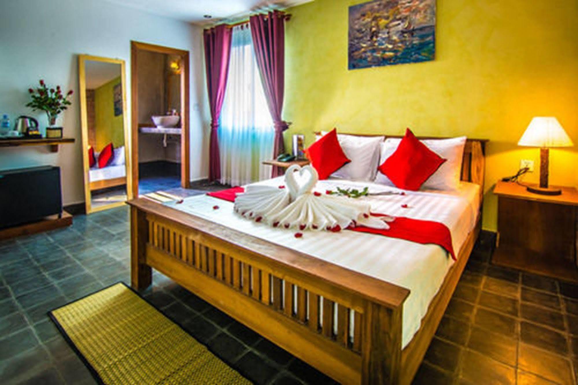 Diamond Palace Resort & Sky Bar Phnom Penh Ngoại thất bức ảnh