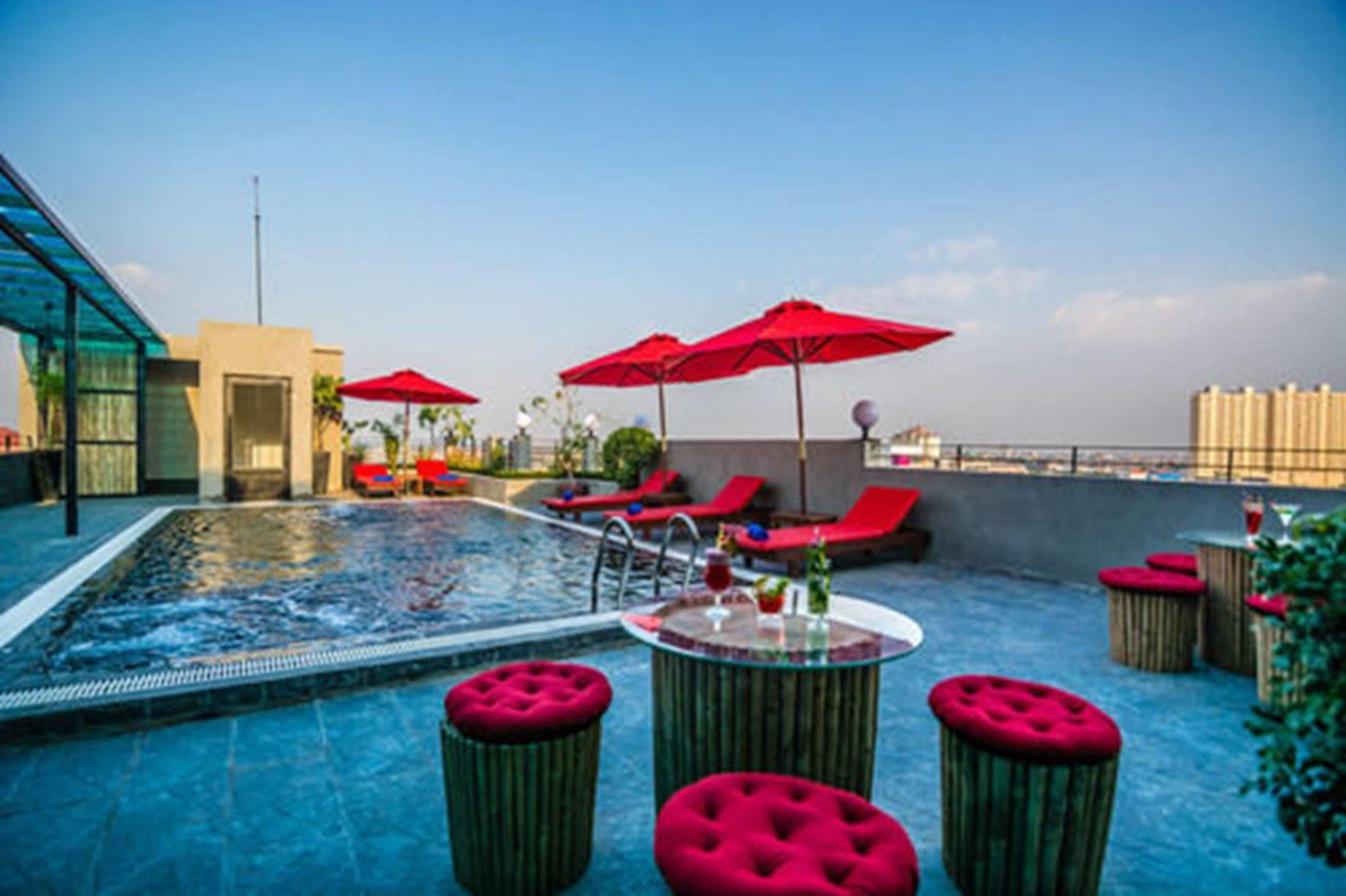 Diamond Palace Resort & Sky Bar Phnom Penh Ngoại thất bức ảnh