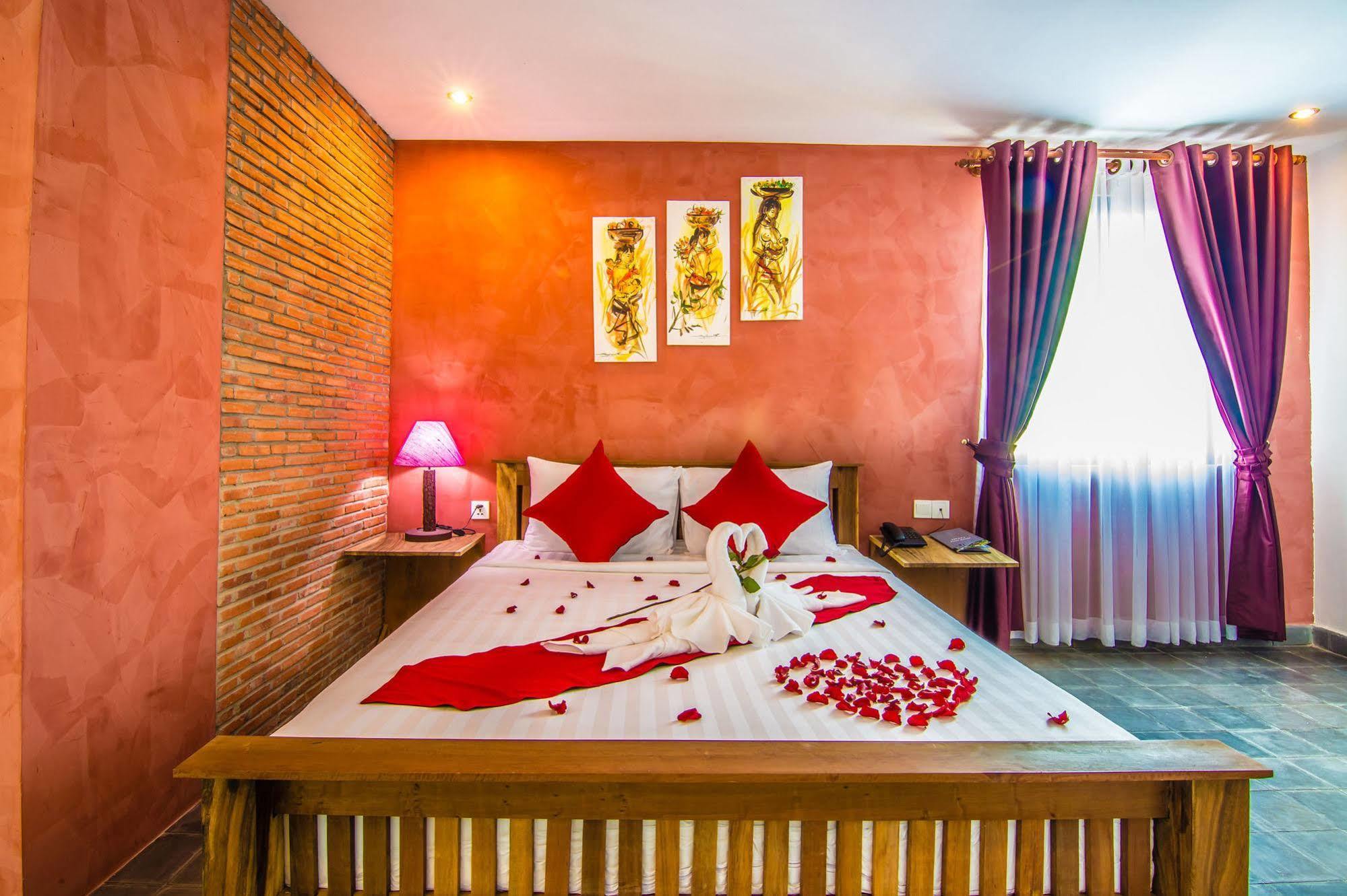Diamond Palace Resort & Sky Bar Phnom Penh Ngoại thất bức ảnh