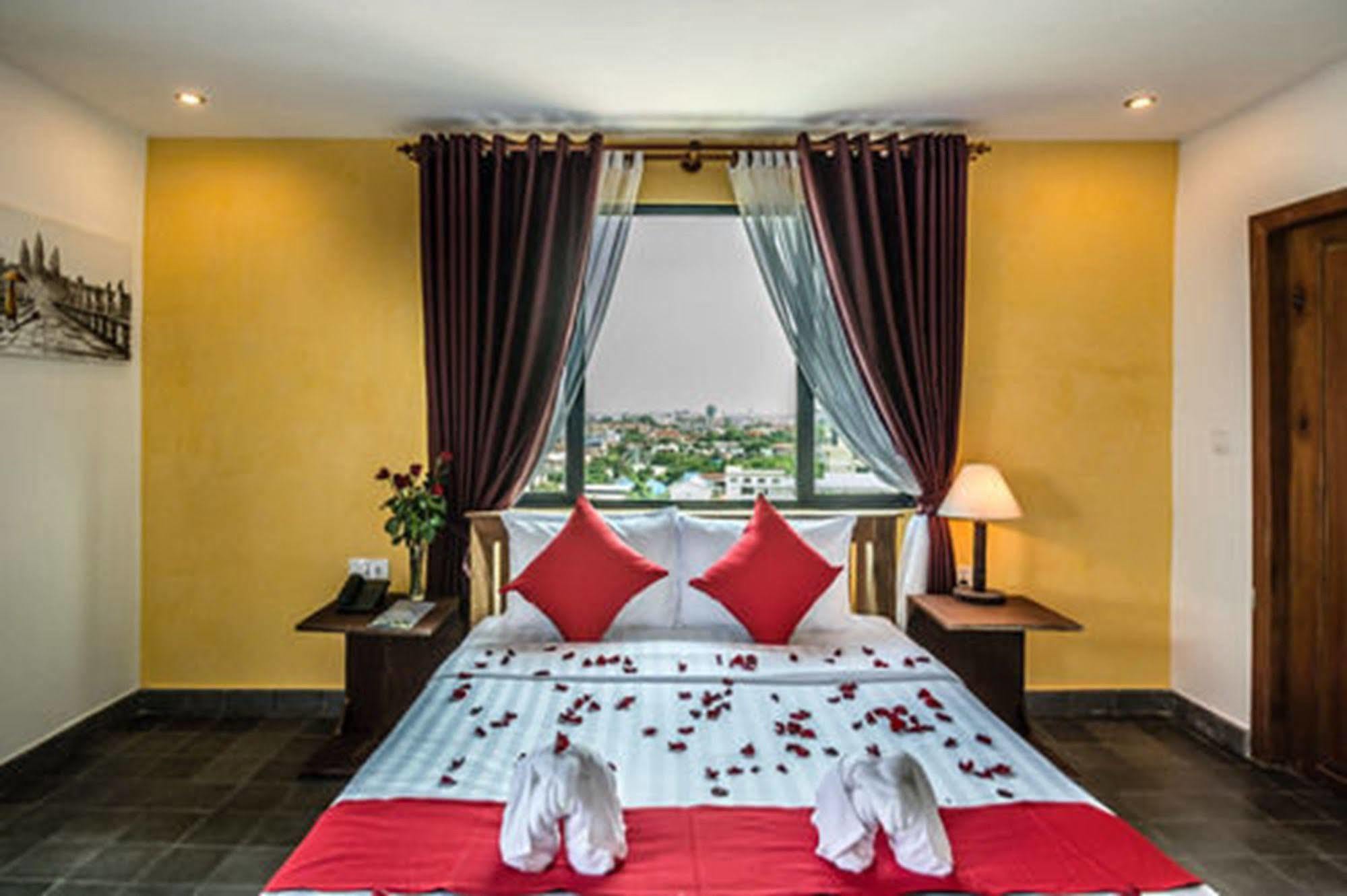 Diamond Palace Resort & Sky Bar Phnom Penh Ngoại thất bức ảnh