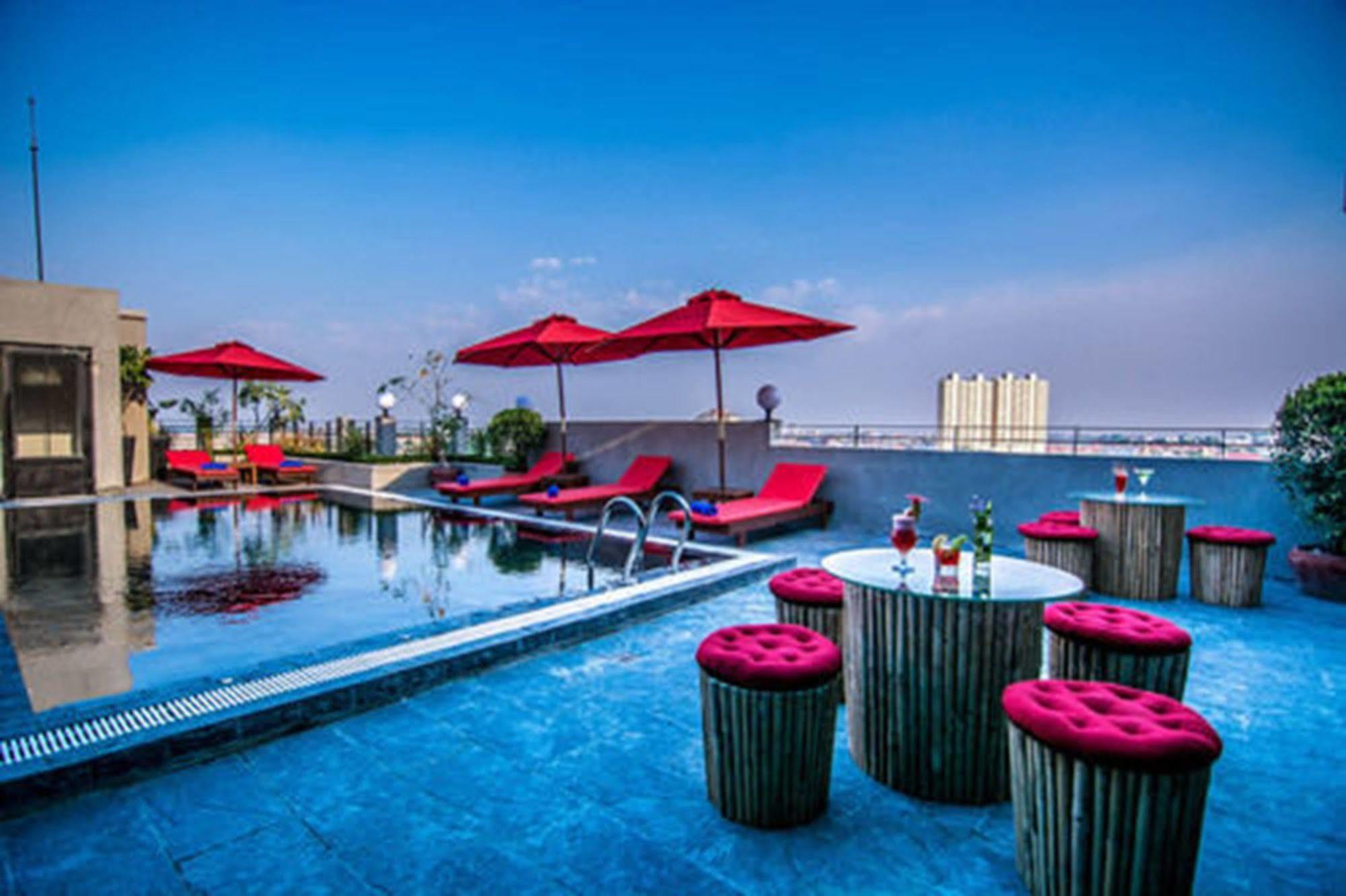 Diamond Palace Resort & Sky Bar Phnom Penh Ngoại thất bức ảnh